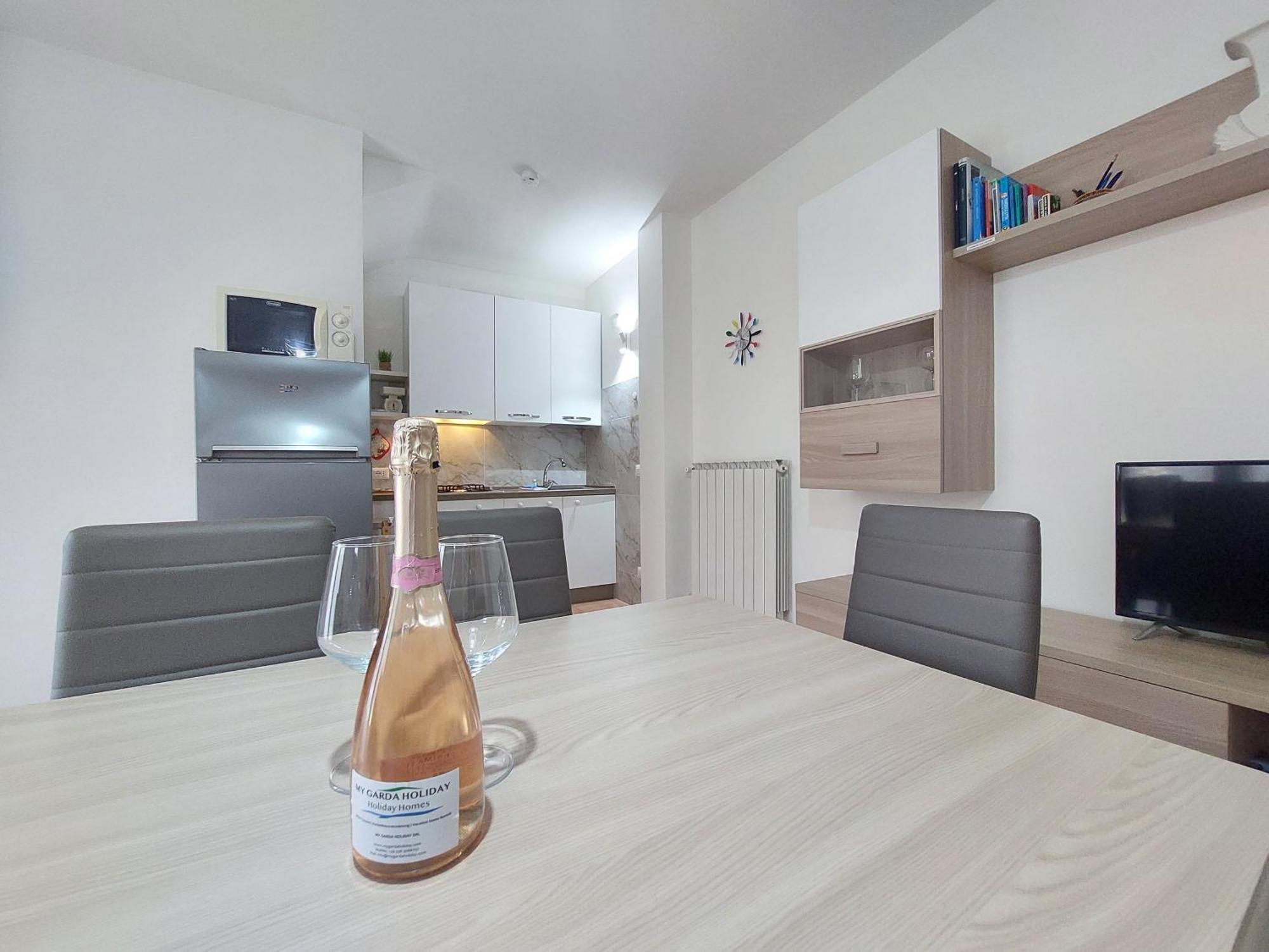 פסקיארה דל גארדה Bell'Italia Holiday Apartment Peschiera מראה חיצוני תמונה